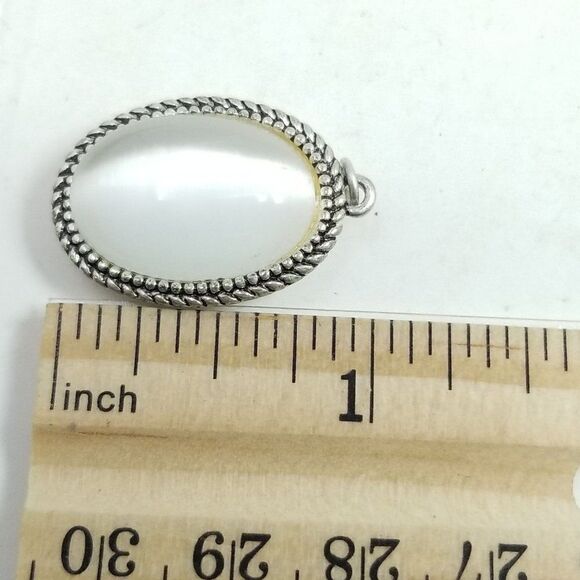 Vintage Oval Gray Cabochon Pendant in Silver Tone Setting, Minimal Charm Estate - Picture 4 of 5